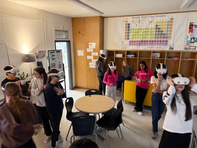 Grade 8 Students Explore Renaissance Landmarks in VR