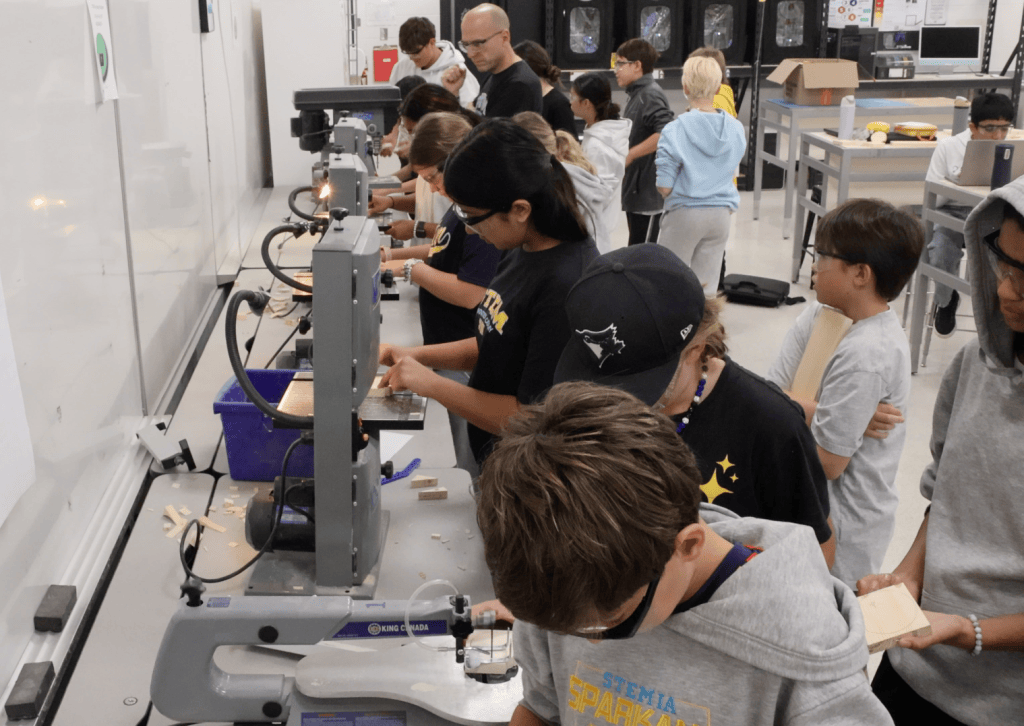 Grade 7s in the Maker&nbsp;Space